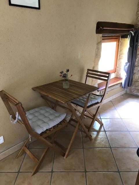 Chambre D'Hotes Lasserre Saint-Amand-de-Coly 外观 照片