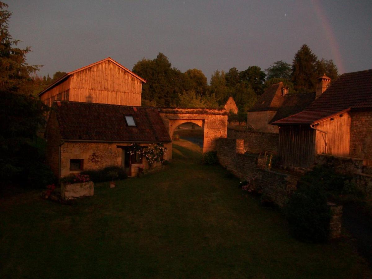 Chambre D'Hotes Lasserre Saint-Amand-de-Coly 外观 照片