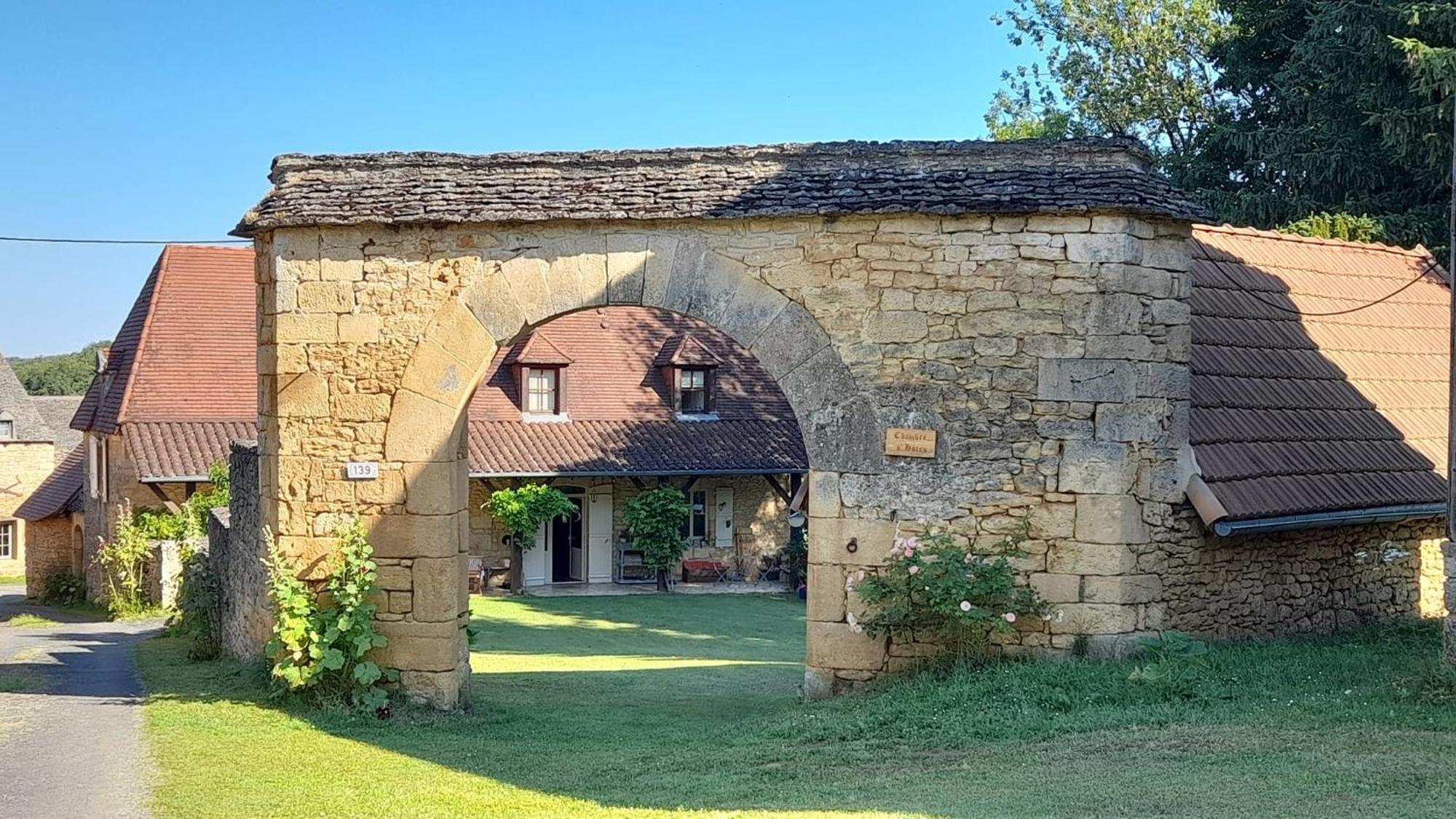 Chambre D'Hotes Lasserre Saint-Amand-de-Coly 外观 照片