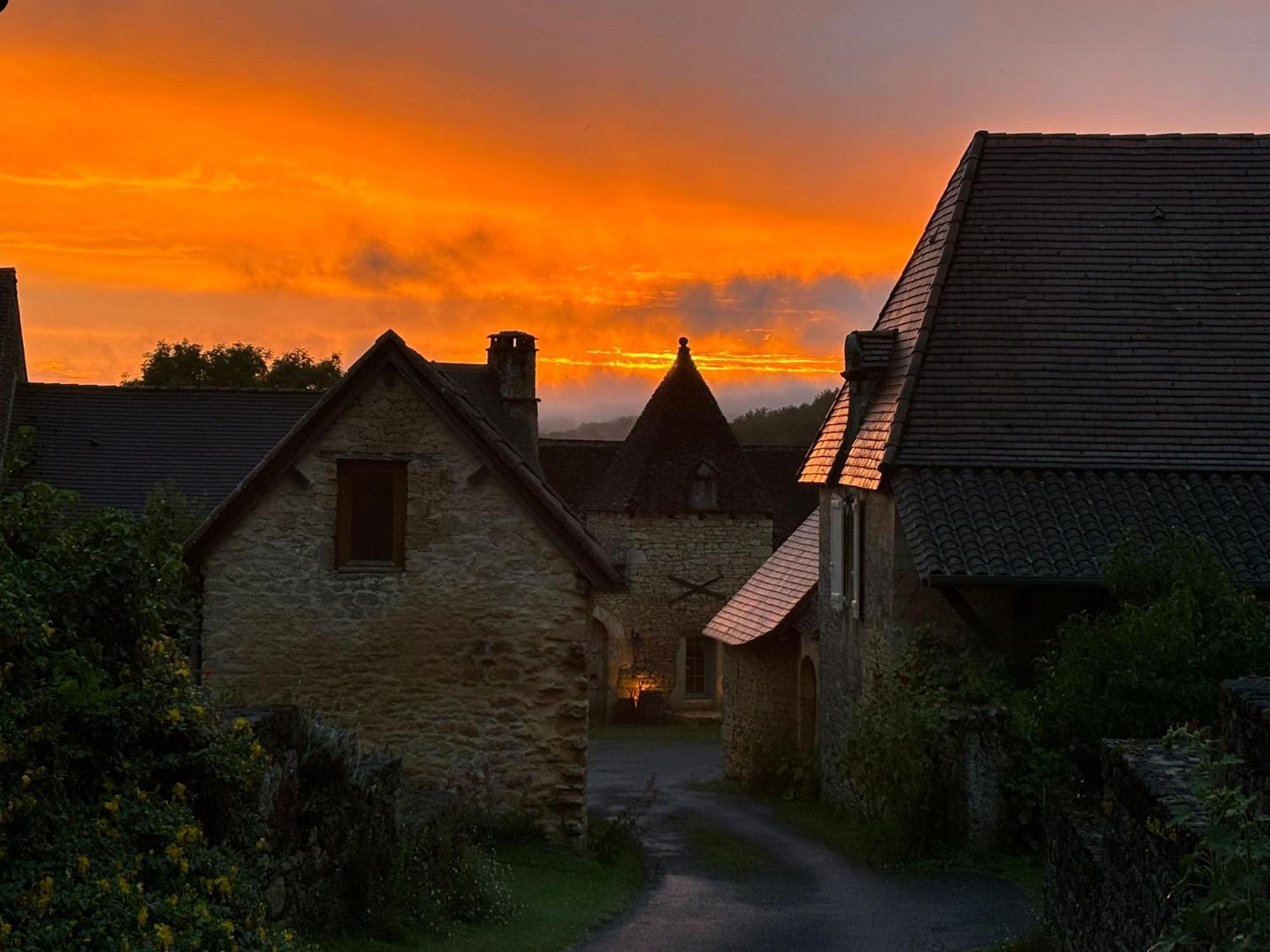 Chambre D'Hotes Lasserre Saint-Amand-de-Coly 外观 照片